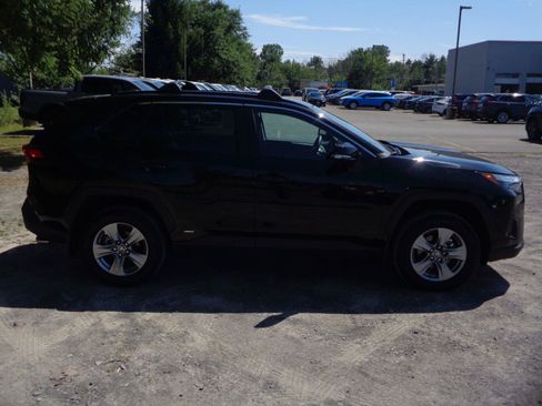 Used 2025 Toyota RAV4 XLE w/ Convenience Package AWD/4WD image 4