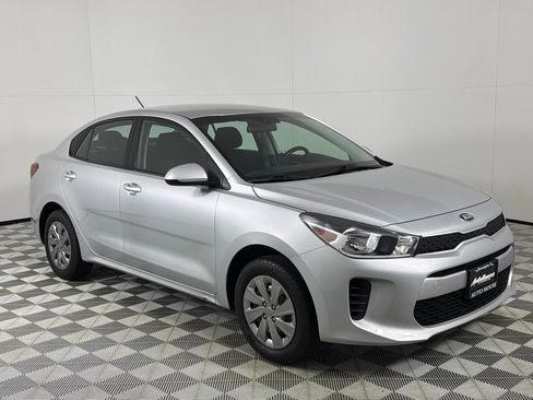 Used 2019 Kia Rio S image 3