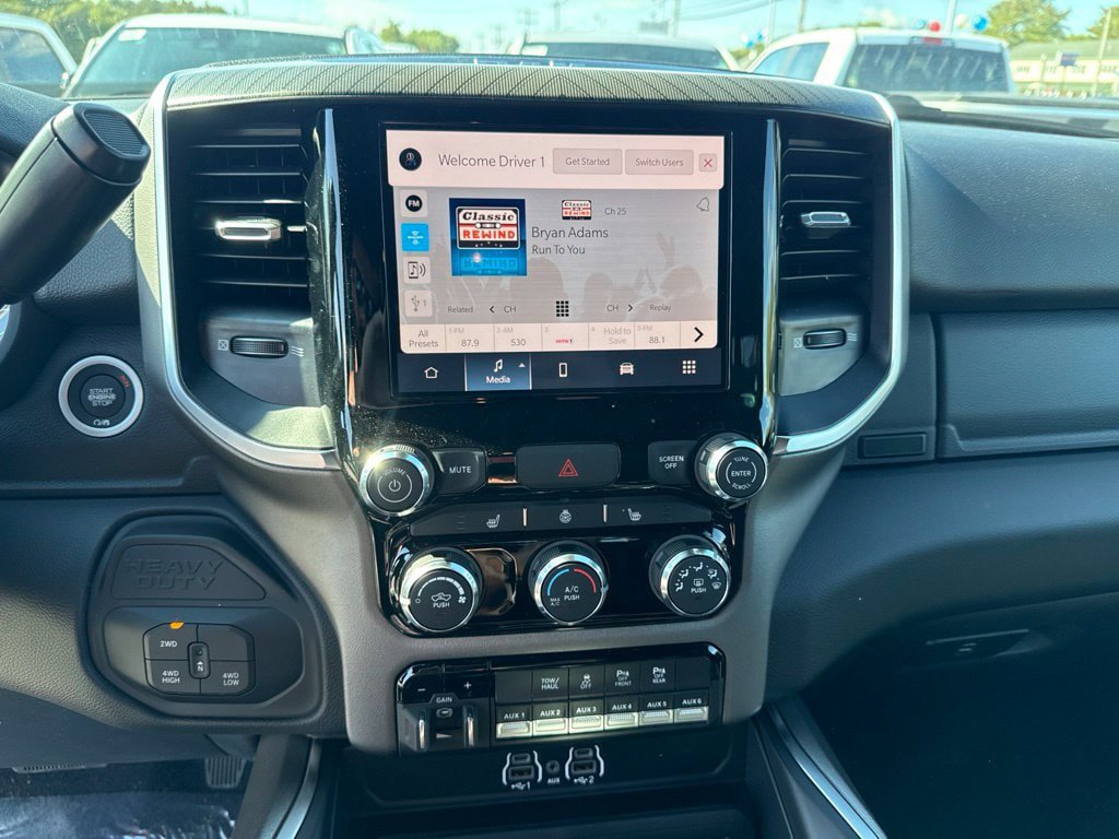 New 2026 RAM 2500 Big Horn AWD/4WD image 12