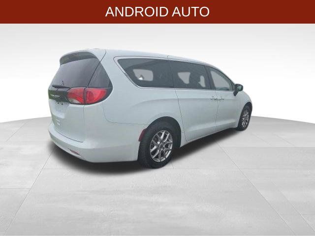 Used 2023 Chrysler Voyager LX FWD image 7