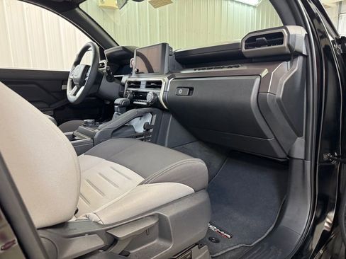 Used 2025 Toyota Tacoma TRD Off-Road image 25