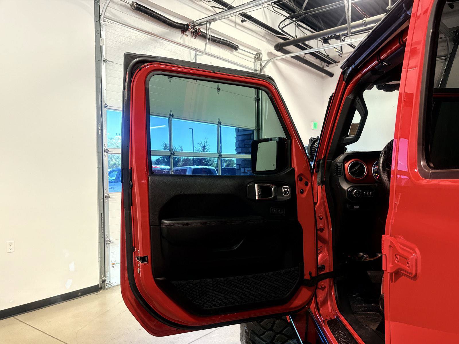 Used 2020 Jeep Gladiator Rubicon AWD/4WD image 46