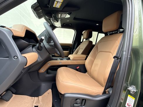 New 2026 Land Rover Defender 110 X-Dynamic SE AWD/4WD image 14