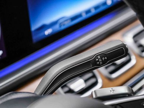 Used 2025 Mercedes-Benz GLE 580 4MATIC image 17