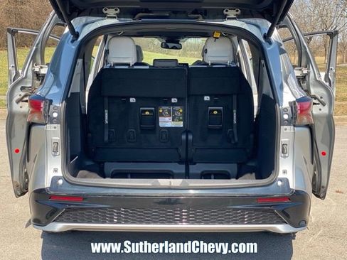 Used 2024 Toyota Sienna XSE FWD image 39