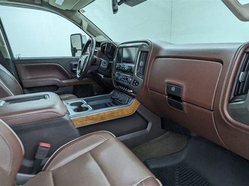 Used 2017 Chevrolet Silverado 3500 High Country image 41