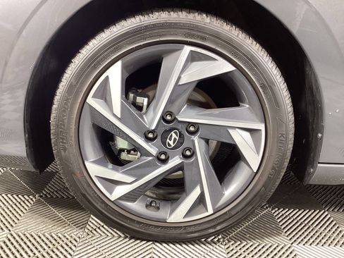 Certified 2025 Hyundai Elantra Sport image 10