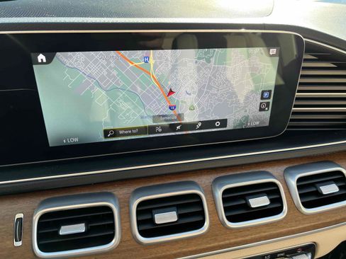 Used 2021 Mercedes-Benz GLS 580 4MATIC image 12