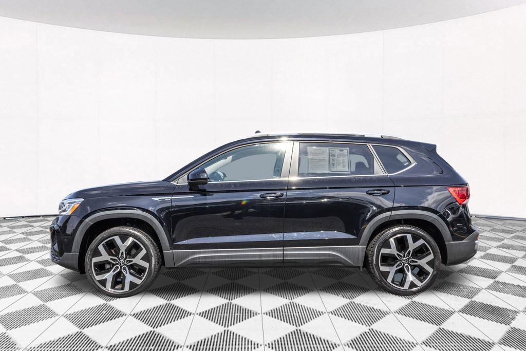 Certified 2023 Volkswagen Taos SEL AWD/4WD image 7