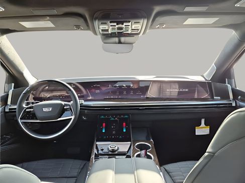 New 2026 Cadillac Escalade ESV Platinum Sport w/ LPO, ONYX Package AWD/4WD image 19