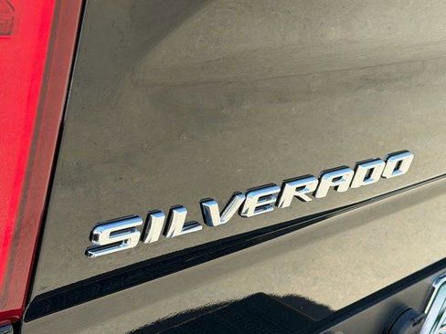 Used 2025 Chevrolet Silverado 1500 LT Trail Boss w/ Convenience Package II image 8