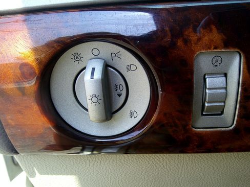 Used 2006 Lincoln Navigator Ultimate image 18