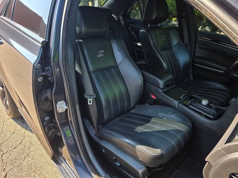 Used 2019 Chrysler 300 S RWD image 35