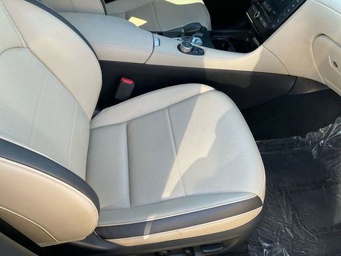 Used 2022 INFINITI QX50 Sensory image 25