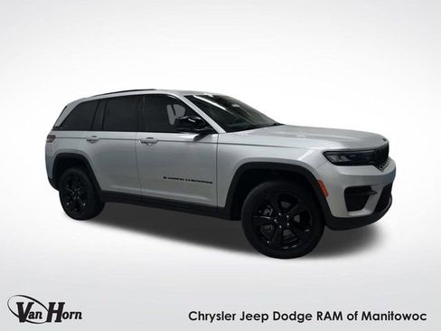 Used 2023 Jeep Grand Cherokee Altitude image 1