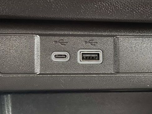 Used 2023 Chevrolet Colorado Z71 w/ Z71 Convenience Package 2 image 31