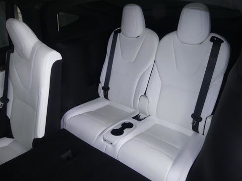 Used 2023 Tesla Model X AWD/4WD image 3