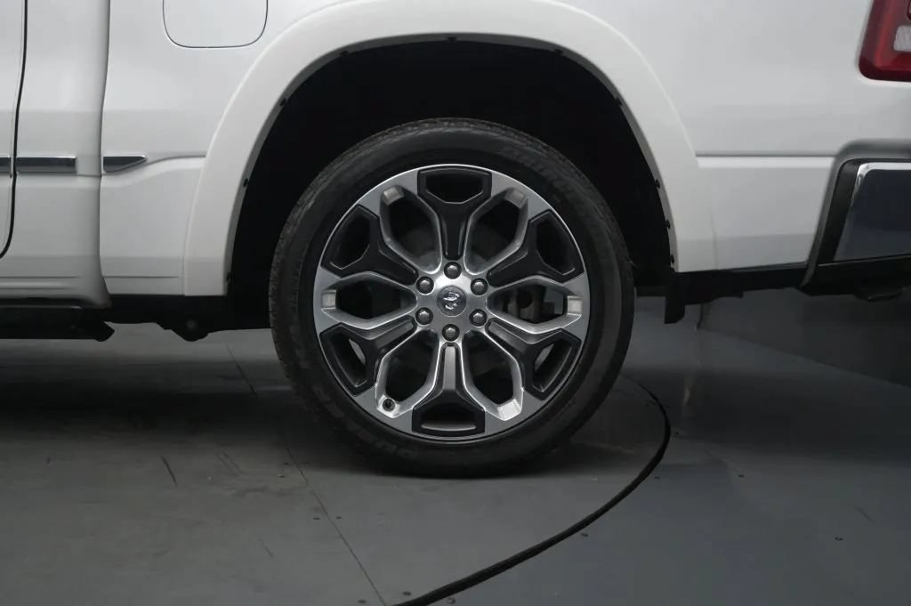 Used 2019 RAM 1500 Limited AWD/4WD image 16