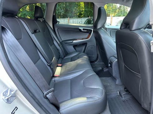 Used 2017 Volvo XC60 T6 Inscription w/ Preferred Option Package image 11