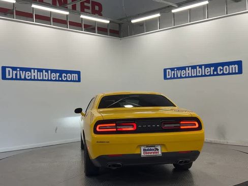 Used 2017 Dodge Challenger SXT w/ Driver Convenience Group RWD image 9