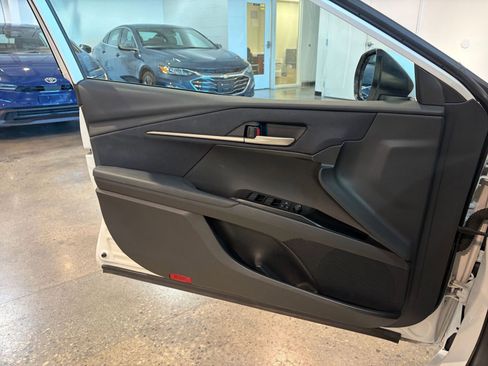 Used 2025 Toyota Camry LE image 20