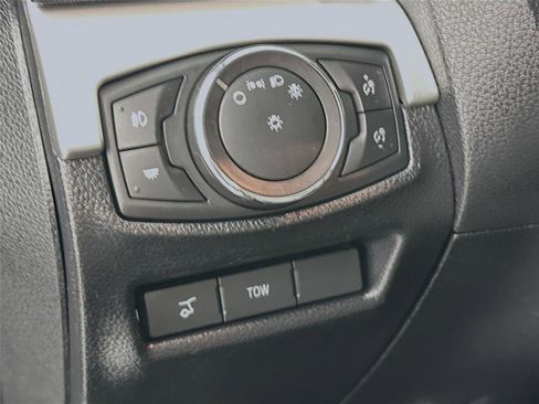 Used 2017 Ford Explorer XLT w/ Equipment Group 202A image 14