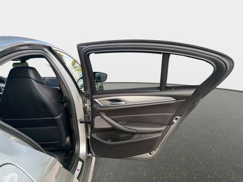 Used 2019 BMW M5 w/ Executive Package image 26