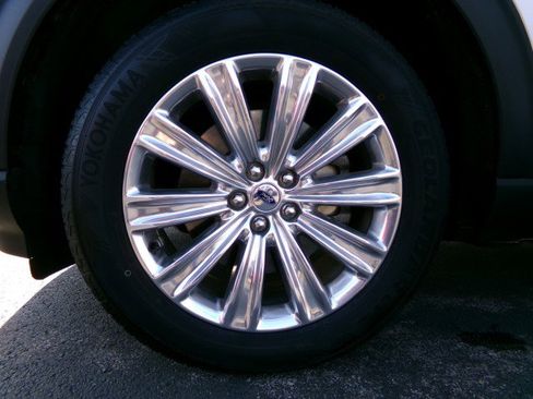 Used 2021 Ford Explorer Limited w/ Hybrid Equipment Group 310A image 29