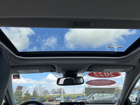 Certified 2022 Toyota Camry XLE w/ Navigation Upgrade Package image 18