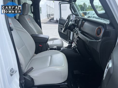 Used 2020 Jeep Gladiator Mojave AWD/4WD image 35