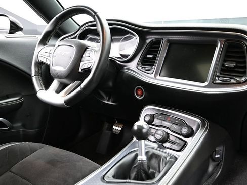 Used 2016 Dodge Challenger SRT w/ Technology Group RWD image 18