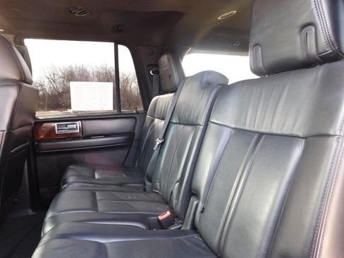 Used 2017 Lincoln Navigator L Select image 14