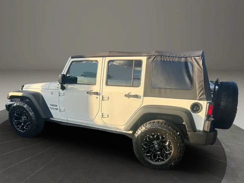 Used 2018 Jeep Wrangler Unlimited Sport S AWD/4WD image 3