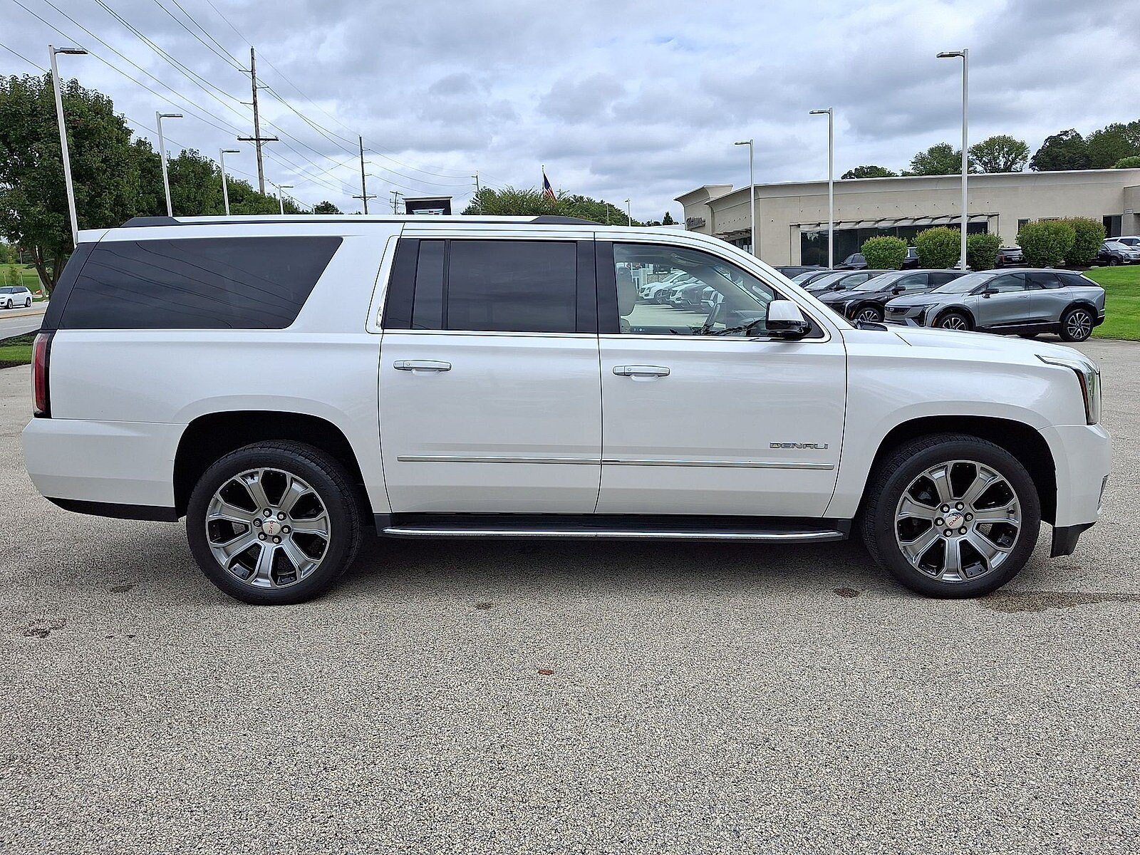 Used 2018 GMC Yukon XL Denali w/ Open Road Package AWD/4WD image 26