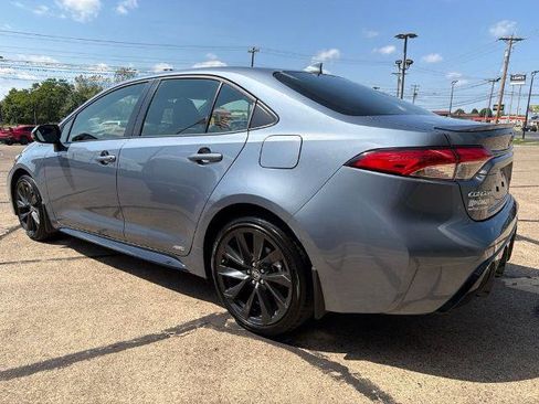Used 2025 Toyota Corolla SE w/ SE Premium Package AWD/4WD image 4