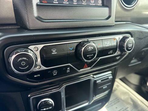 Used 2023 Jeep Gladiator Sport w/ Trailer Tow Package AWD/4WD image 34