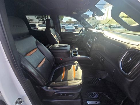 Used 2022 GMC Sierra 1500 AT4 w/ AT4 Premium Package image 17