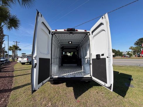 Used 2025 RAM ProMaster 2500 w/ Convenience Group FWD image 5