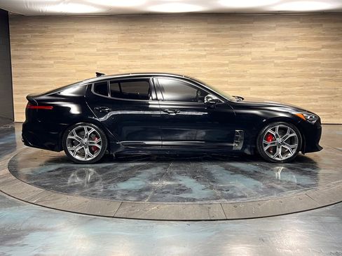 Used 2020 Kia Stinger GT1 image 32