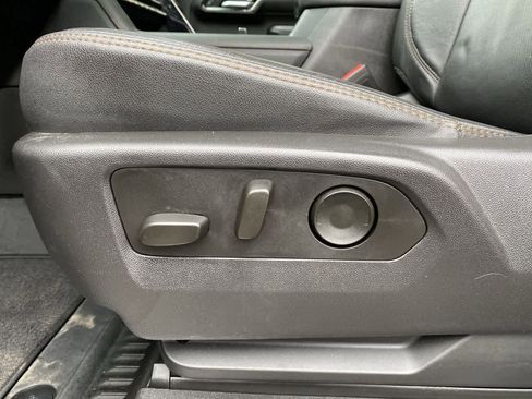 Used 2024 GMC Sierra 2500 AT4 w/ AT4 Premium Plus Package AWD/4WD image 13