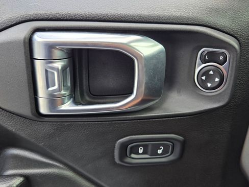 Used 2022 Jeep Gladiator Sport AWD/4WD image 31