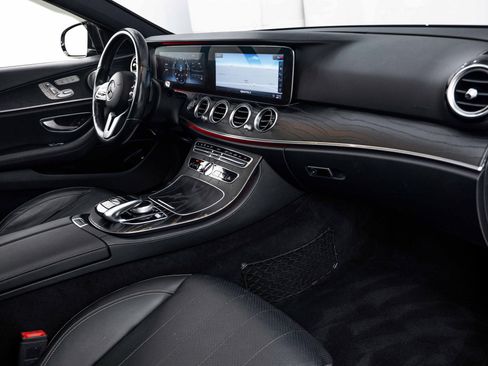 Used 2020 Mercedes-Benz E 350 4MATIC Sedan image 8