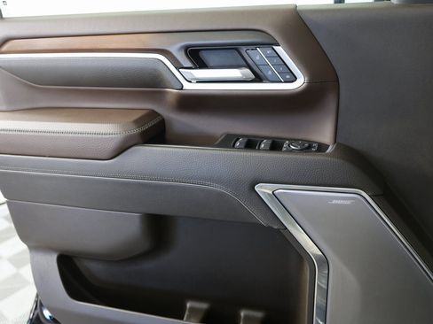 Certified 2025 GMC Sierra 3500 Denali w/ Denali Reserve Package image 30