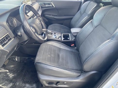 Used 2023 Mitsubishi Outlander SE image 20