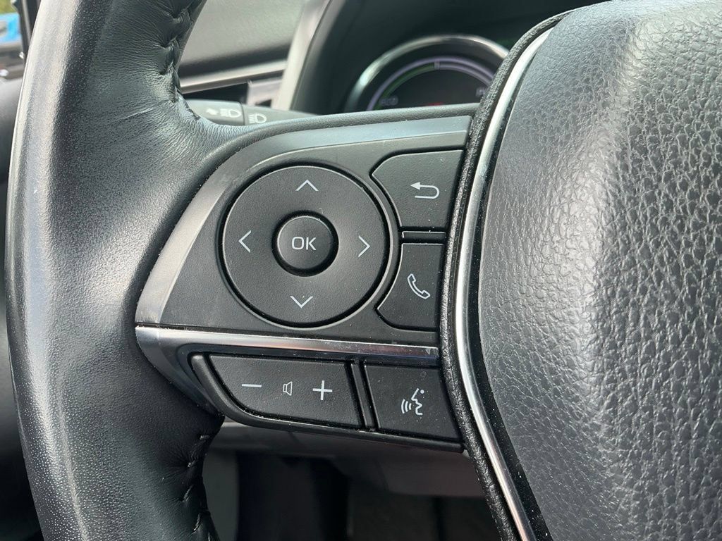 Used 2020 Toyota Camry XLE FWD image 33