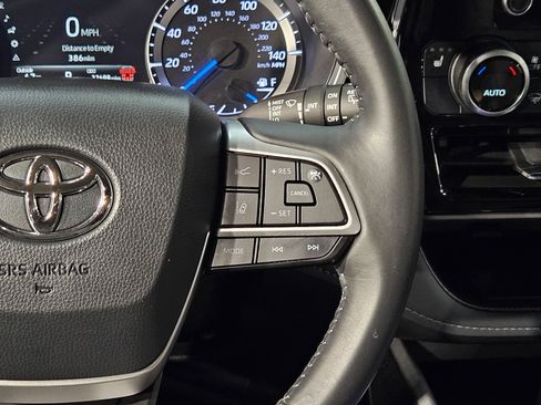 Certified 2024 Toyota Highlander XLE AWD/4WD image 29