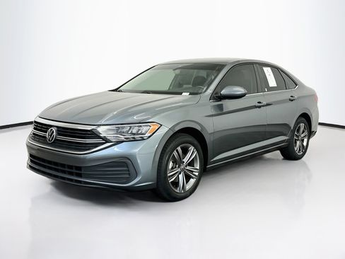 Used 2022 Volkswagen Jetta SE FWD image 3