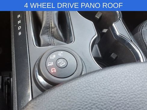 Used 2018 Ford Explorer XLT w/ Equipment Group 202A AWD/4WD image 19