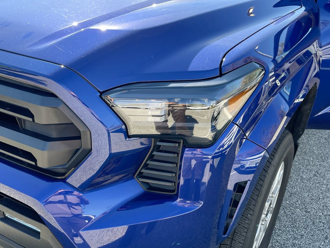 Certified 2024 Toyota Tacoma SR5 AWD/4WD image 20