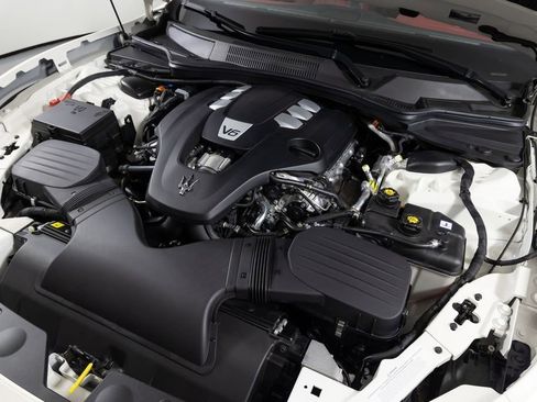 Used 2023 Maserati Ghibli GT image 9